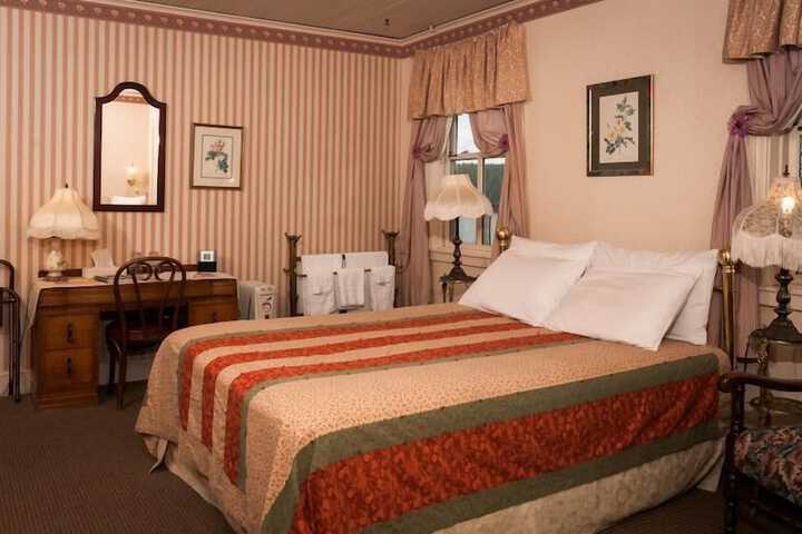 Room 7 of 42