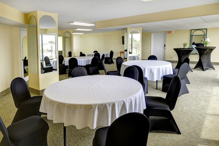 Ballroom/Hall 40 of 50