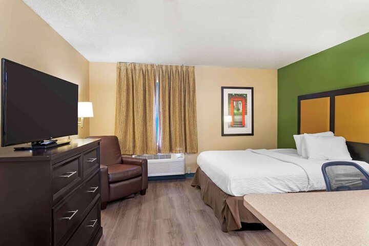 Room 16 of 29