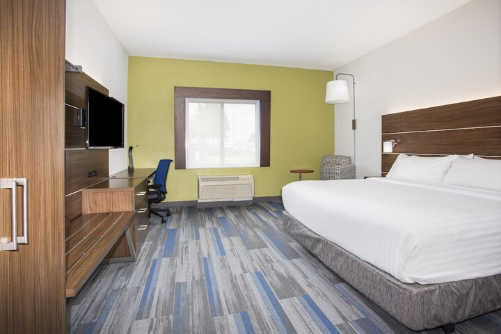 Room 26 of 38