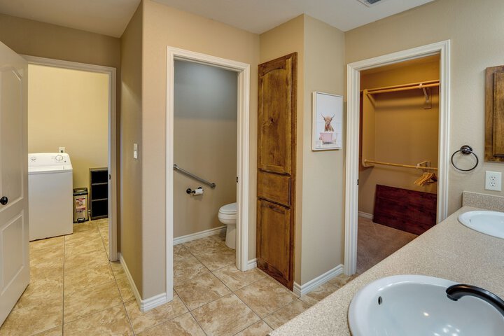Pleasanton Vacation Rental w / Private Yard!