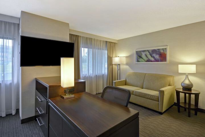 Room 33 of 52