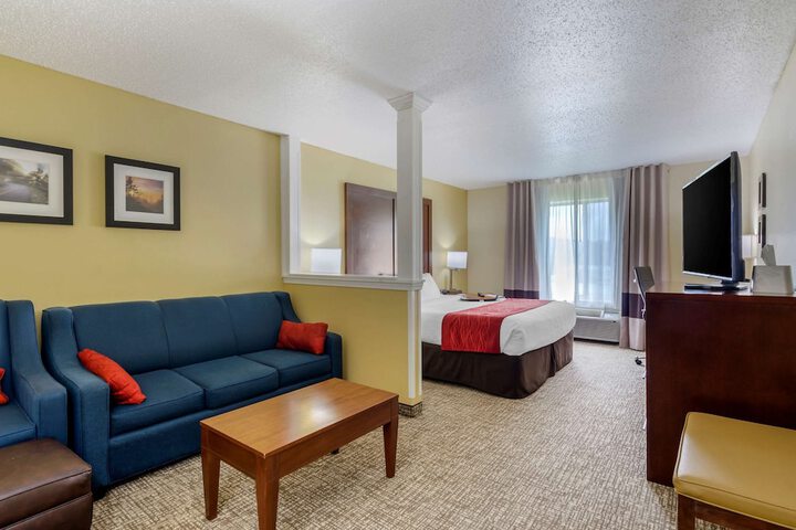 Comfort Inn & Suites Hillsville I-77