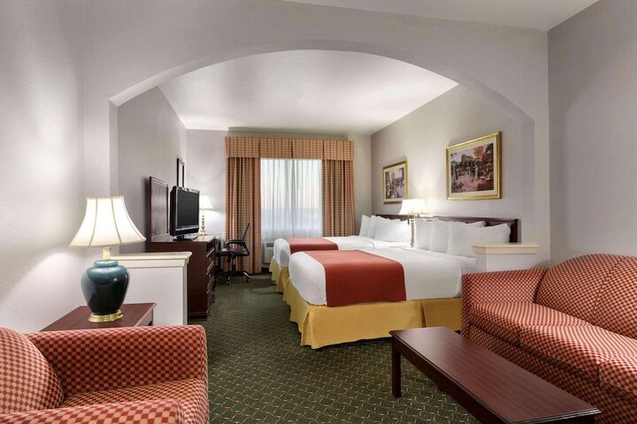 Room 21 of 34