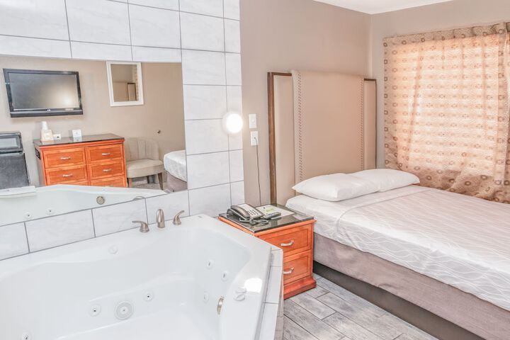 Room 13 of 21