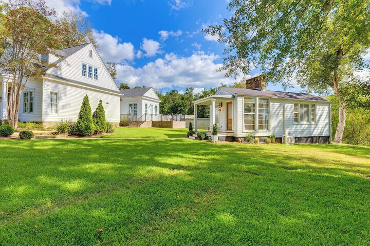 Luxe Fairhope Home w / Covered Patio: Walk to Bay