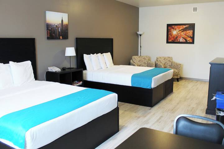 Roadhouse 52 Inn & Suites