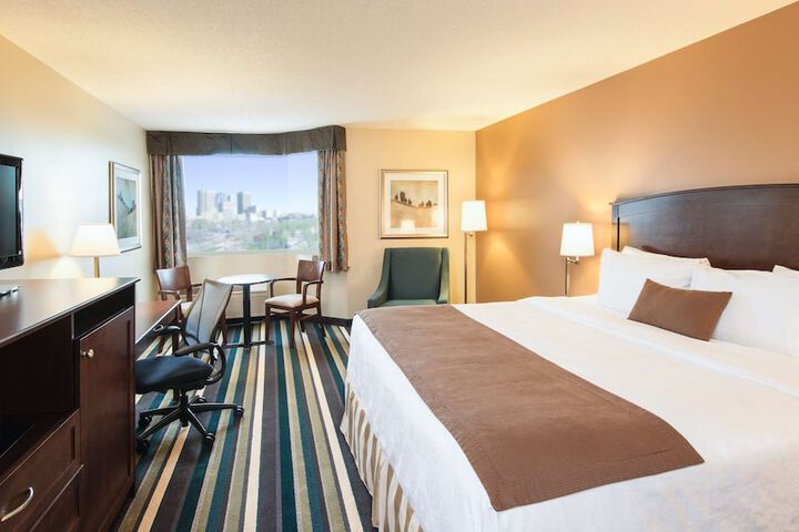 Best Western Plus Winnipeg Airport Hotel