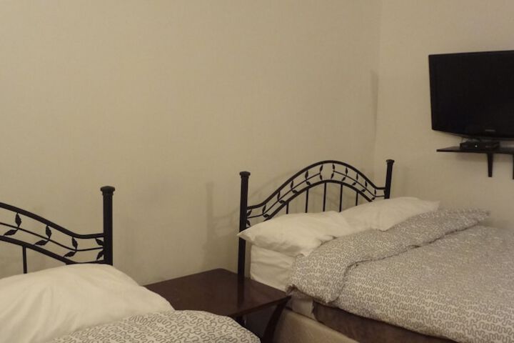 Room 68 of 71