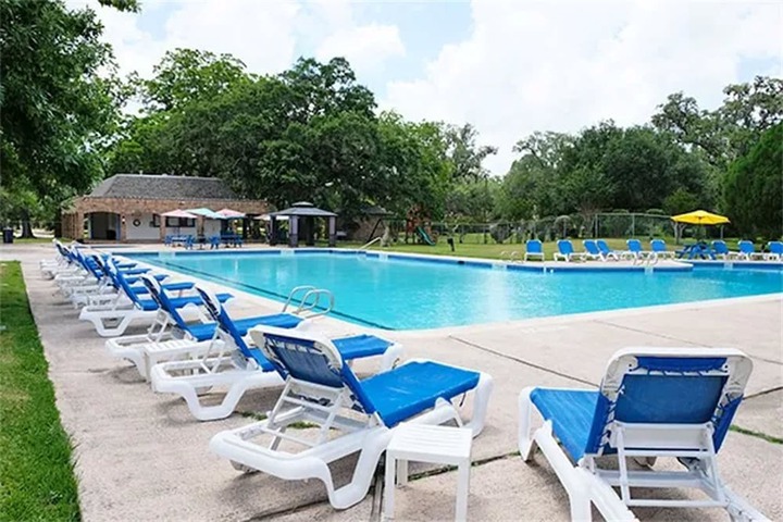 Pool 7 of 23