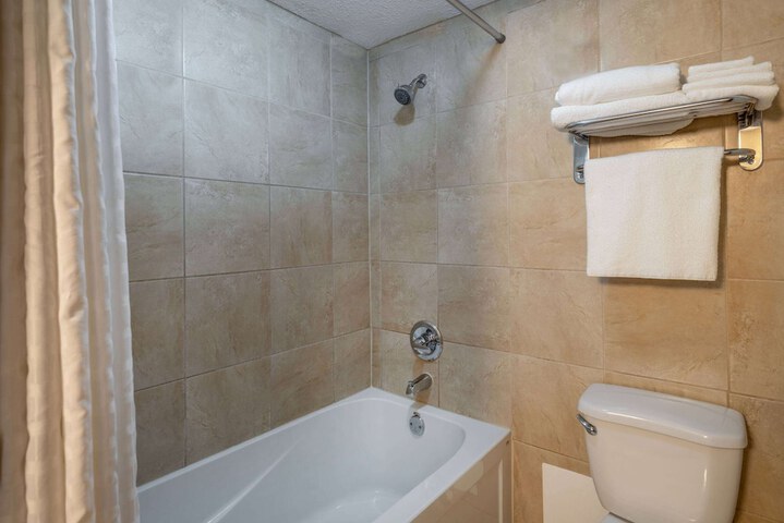 Super 8 by Wyndham Edmonton International Airport