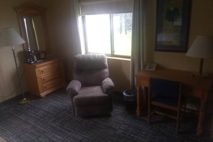 Room 25 of 39