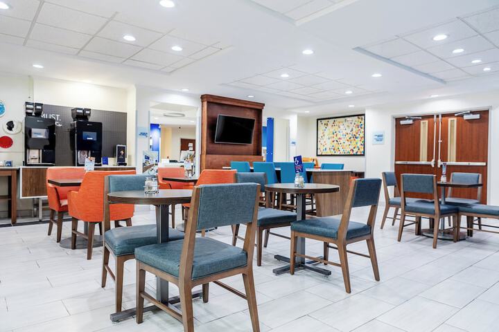 Holiday Inn Express Hotel & Suites Memphis / Germantown by IHG
