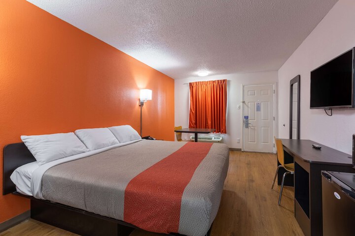 Motel 6 Bryan TX - University Area