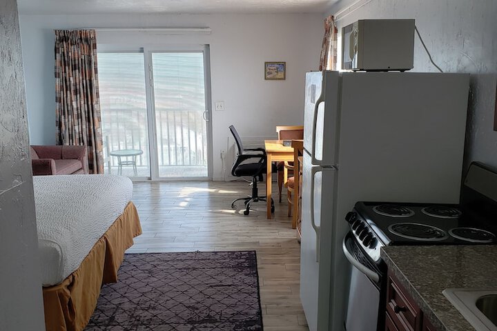 Topaz Motel