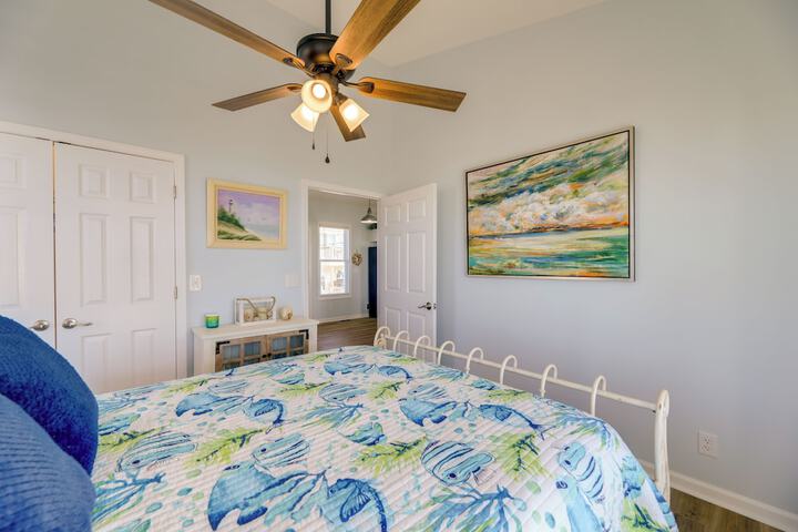 Waterview Home w / Sunset & Lighthouse Views