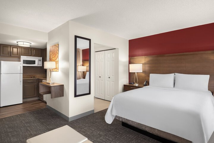 Staybridge Suites Indianapolis-Airport by IHG