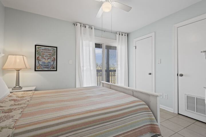 Room 20 of 33