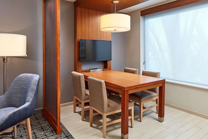 Room 28 of 41