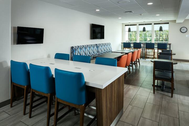 Holiday Inn Express Corvallis-On the River by IHG