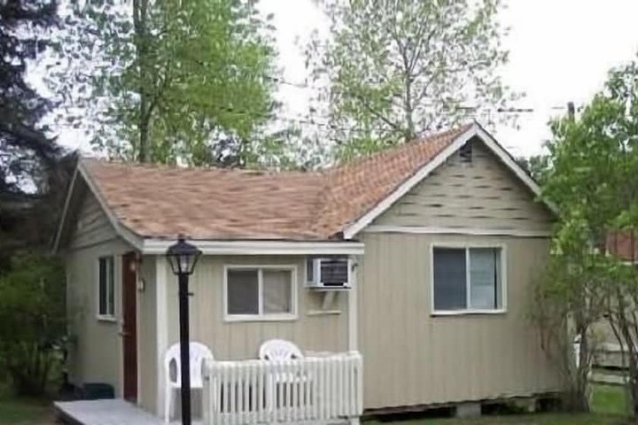 Kennebunk Gallery Motel & Cottages