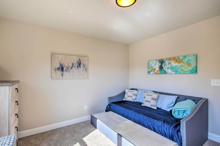 Greer Getaway w / Smart TV 1 Mi to Dtwn!