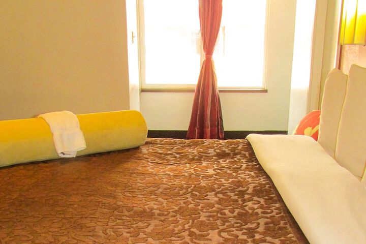 Room 70 of 88
