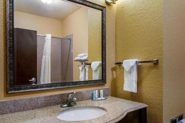 Room 14 of 32