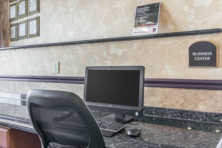 Business Center 23 of 23