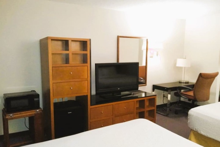 Room 5 of 13