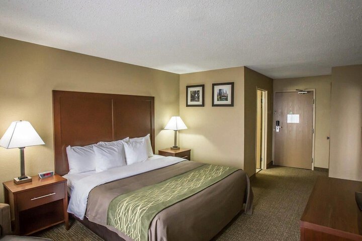 Comfort Inn Morris I-80