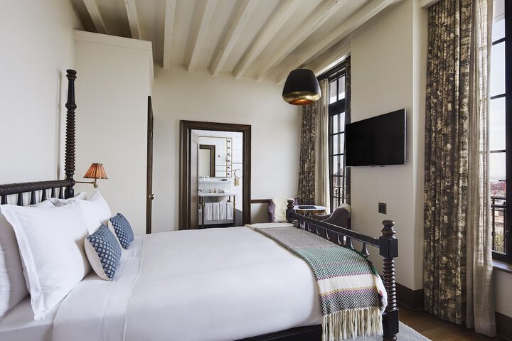 Room 21 of 54