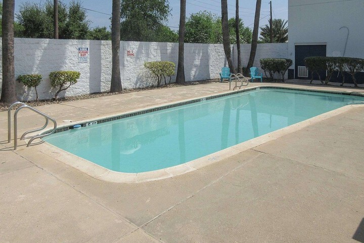 Pool 2 of 5