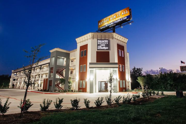Hotel 8 of 69