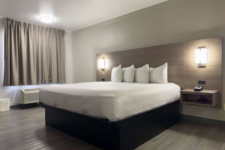 Room 12 of 12