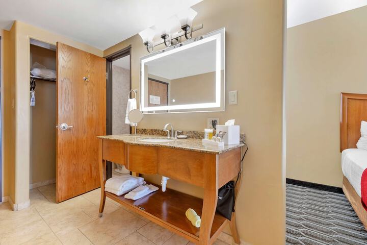Room 30 of 44