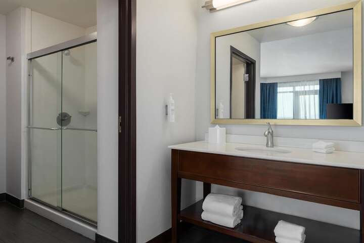 Hampton Inn & Suites Roanoke-Downtown