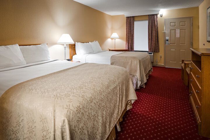 Room 9 of 19