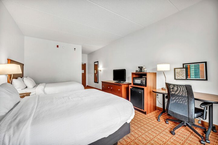 Room 32 of 70