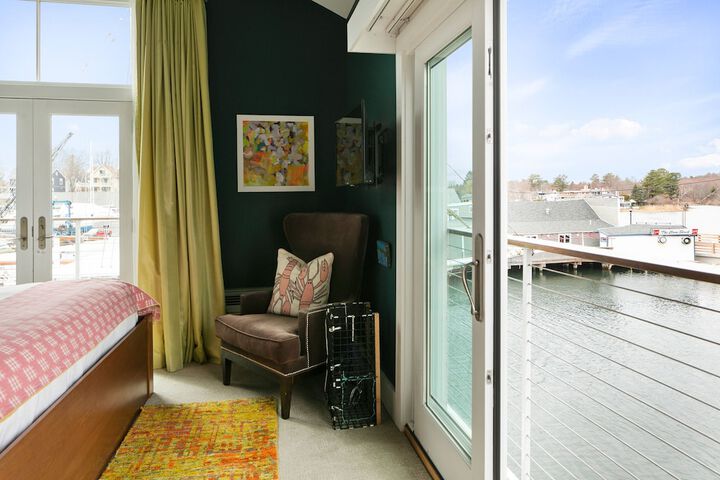 The Boathouse Waterfront Hotel & Marina