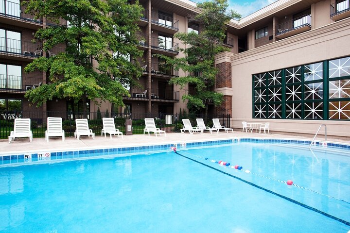 Pool 8 of 25