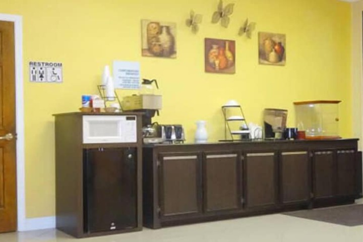 Winnie Inn Suites & RV Park