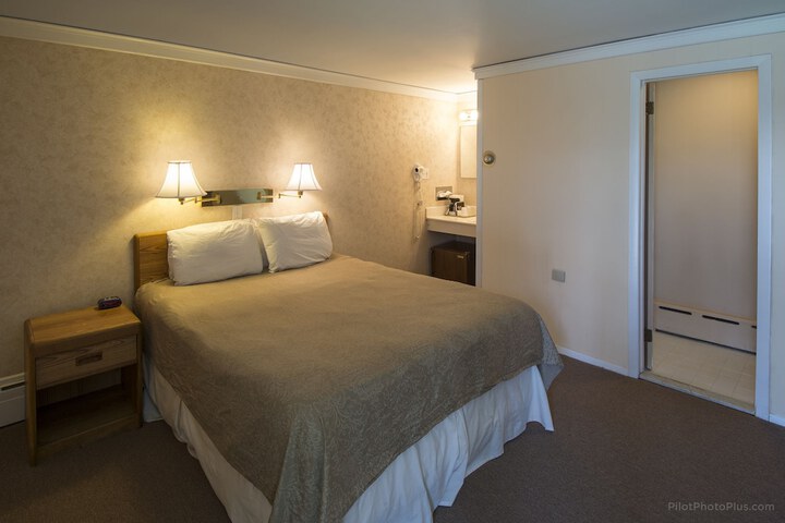 Room 32 of 75