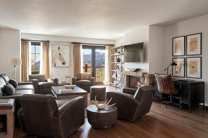 Madeline Hotel & Residences Auberge Collection