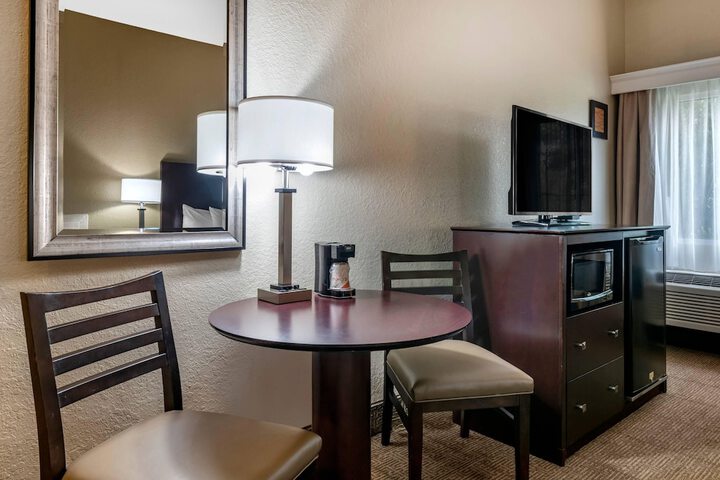 Comfort Inn & Suites DeLand - near University