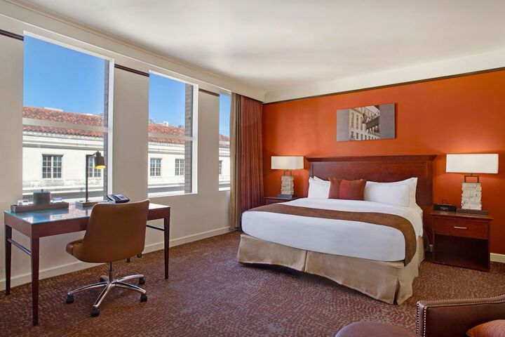 Room 51 of 169