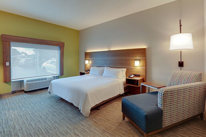 Room 33 of 52