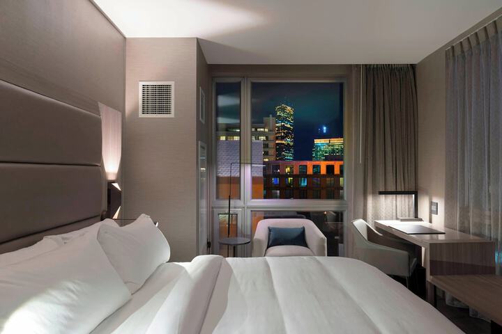 Room 34 of 65