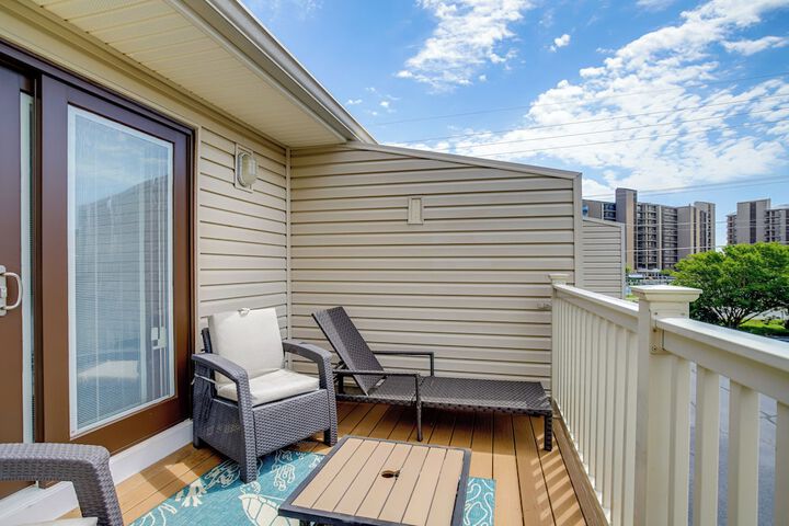 Walk to Shore & Boardwalk: Bethany Beach Retreat