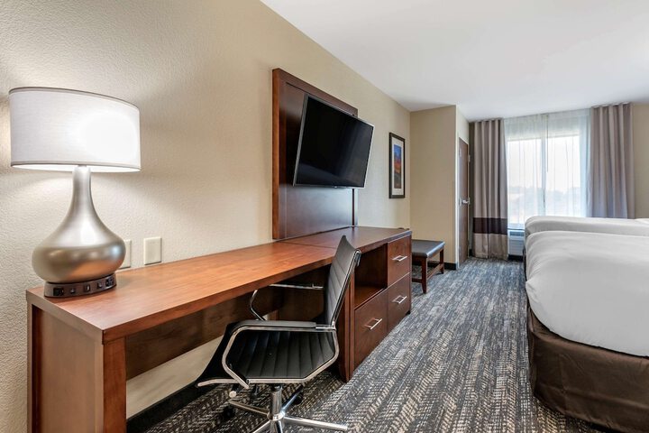 Room 9 of 28
